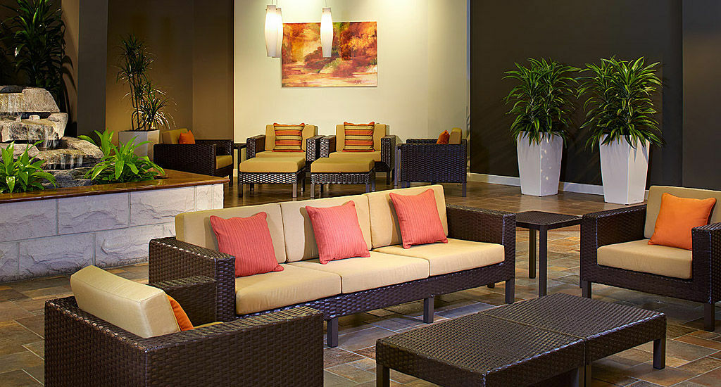 Отель Courtyard Milwaukee Downtown Экстерьер фото